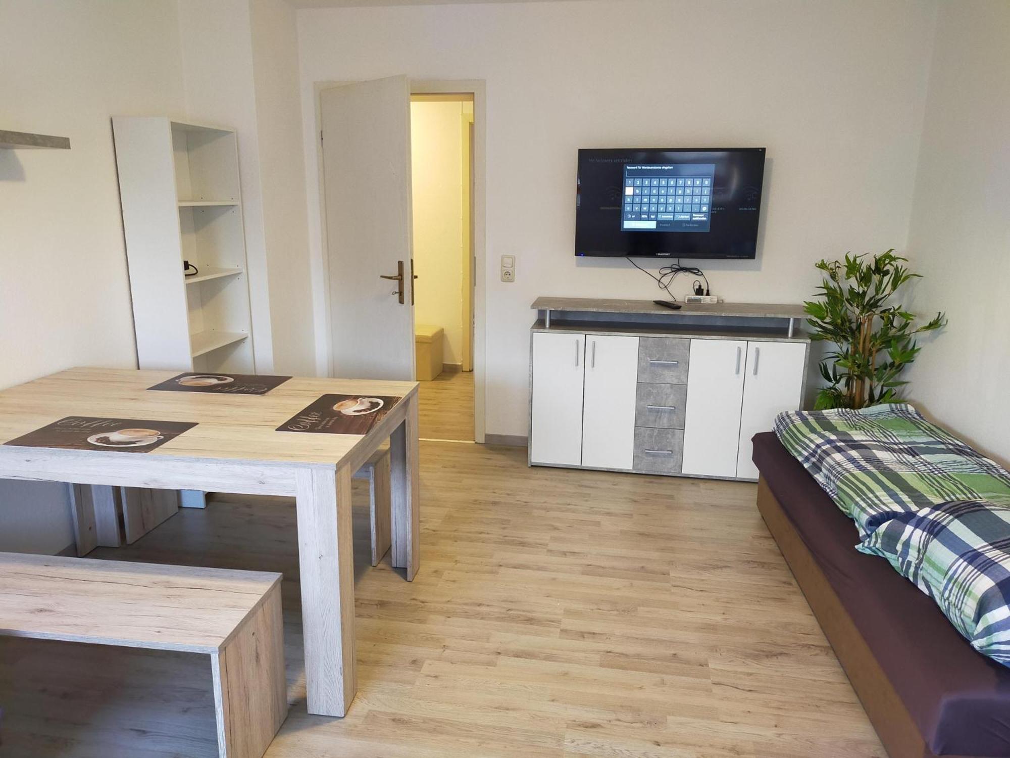 Flex Aparts - Grosse, Moeblierte Wohnung In Zwickau Mit 2 Zimmern 외부 사진
