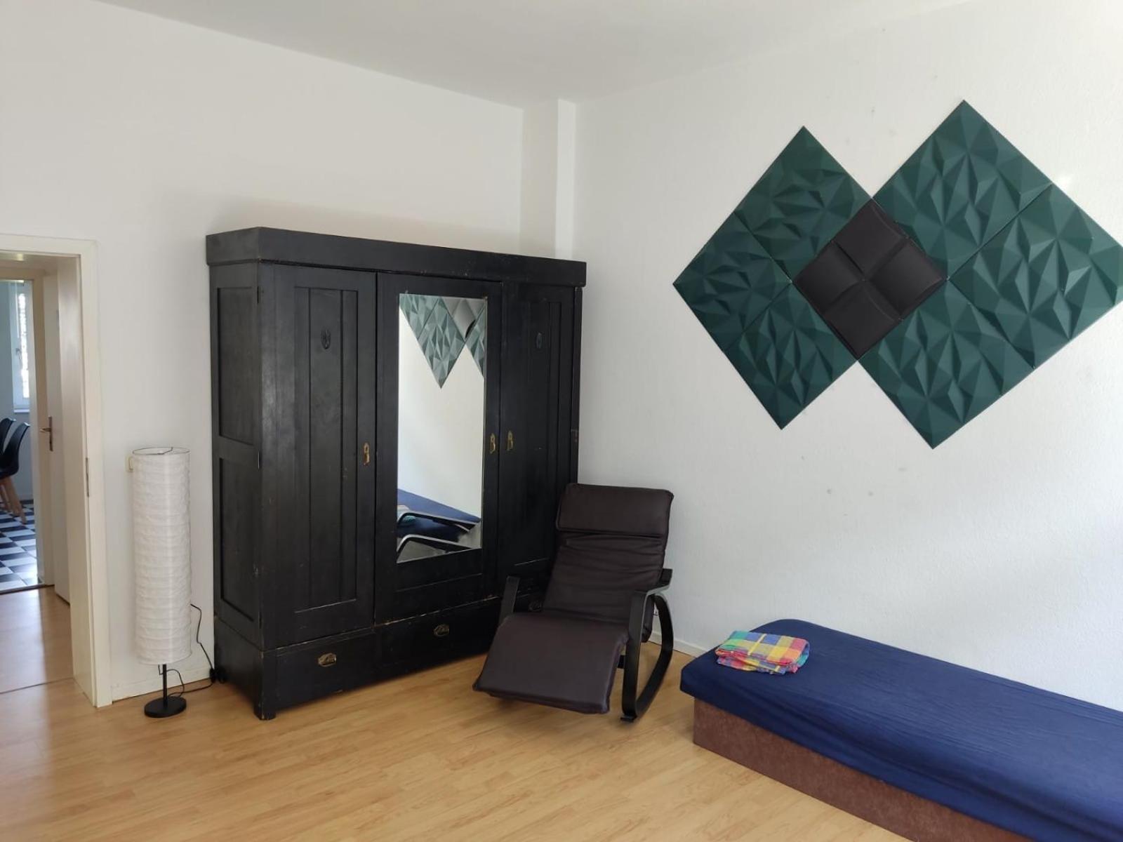 Flex Aparts - Grosse, Moeblierte Wohnung In Zwickau Mit 2 Zimmern 외부 사진